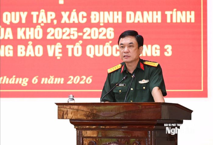 Đại tá Nguyễn Văn An - Ủy viên BCH Đảng bộ tỉnh, Chính ủy Bộ Chỉ huy Quân sự tỉnh phát biểu tại hội nghị. Ảnh: Thành Cường