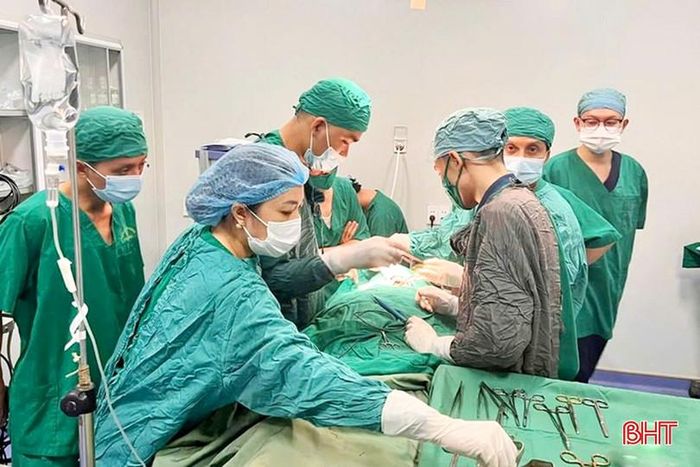 Một số cơ sở KCB có tỷ lệ điều trị cao, ngày điều trị bình quân tăng, gia tăng chỉ định xét nghiệm, chẩn đoán hình ảnh, dịch vụ kỹ thuật... tạo áp lực lên quỹ KCB BHYT.