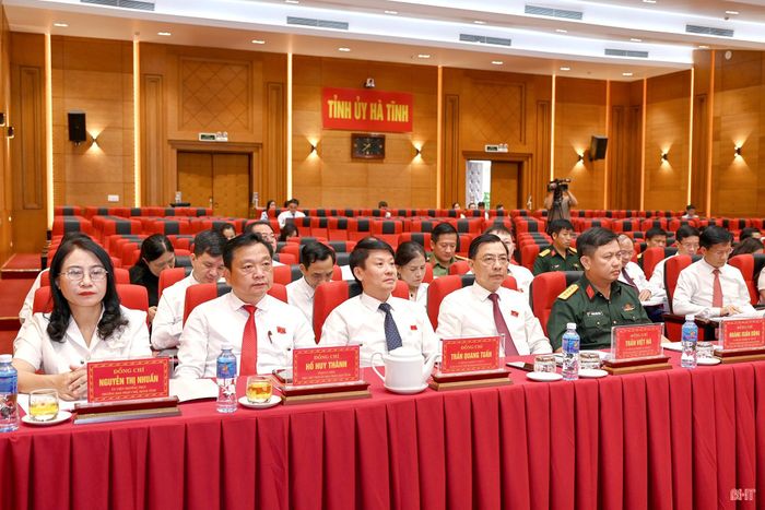 Các đồng chí Ủy viên BTV Tỉnh ủy, đại biểu HĐND tỉnh dự kỳ họp.