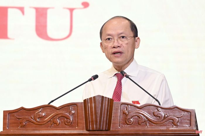 Đồng chí Nguyễn Hồng Lĩnh - Phó Bí thư Thường trực Tỉnh ủy, Chủ tịch HĐND tỉnh bế mạc kỳ họp.