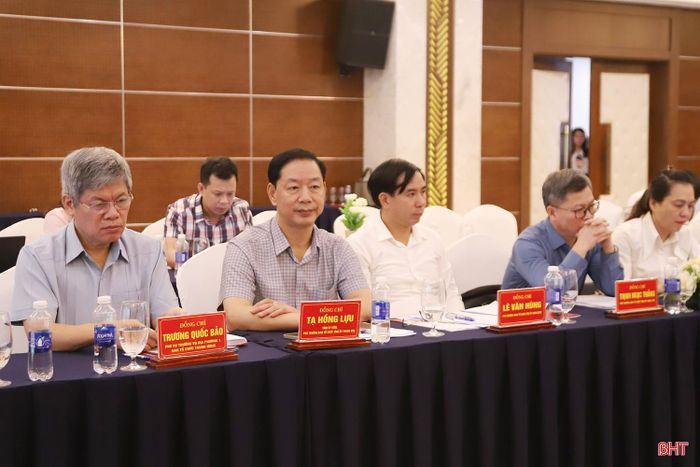 Đại biểu các địa phương tham dự hội nghị.