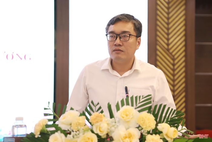 Đồng chí Nguyễn Anh Tuấn - Phó Trưởng ban Tổ chức Tỉnh ủy Quảng Ninh đề xuất một số ý kiến liên quan quy định công tác cán bộ tại cơ sở.
