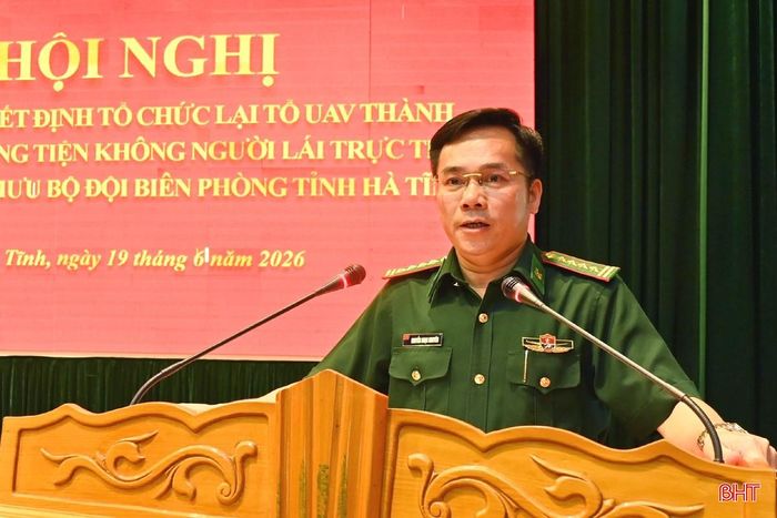 Đại tá Nguyễn Ngọc Nguyên - Phó Chỉ huy trưởng, Tham mưu trưởng BĐBP Hà Tĩnh công bố quyết định tổ chức lại Tổ UAV thành Trung đội phương tiện không người lái.