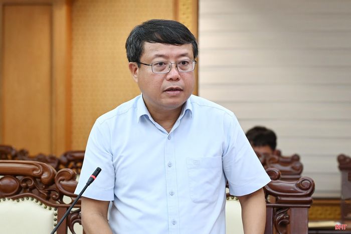 Đồng chí Dương Tất Thắng - Phó Chủ tịch Thường trực HĐND tỉnh báo cáo nội dung, chương trình kỳ họp HĐND tỉnh giữa năm 2026.