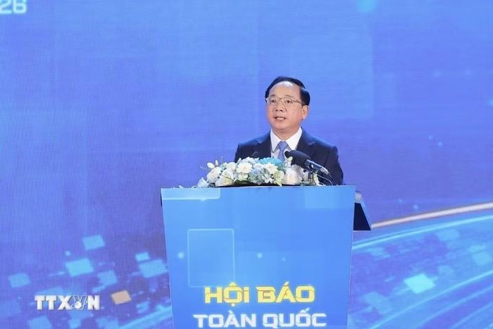 Đồng chí Trịnh Văn Quyết, Ủy viên Bộ Chính trị, Bí thư Trung ương Đảng, Trưởng Ban Tuyên giáo và Dân vận Trung ương phát biểu tại lễ khai mạc Hội báo toàn quốc 2026. (Ảnh: Minh Quyết/TTXVN)