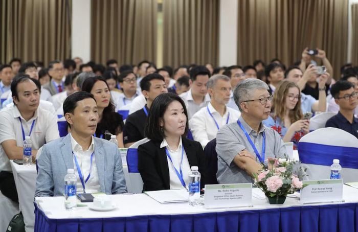Các chuyên gia trong nước và quốc tế tham gia hội thảo. (Ảnh: PV/Vietnam+)