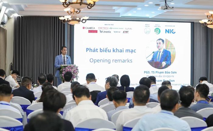 Phó giáo sư, Tiến sỹ Phạm Bảo Sơn, Phó Giám đốc Đại học Quốc gia Hà Nội phát biểu khai mạc hội nghị. (Ảnh: PV/Vietnam+)