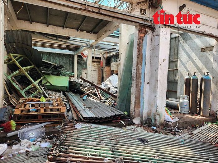 Nhà ông Cao đang được tháo dỡ để bàn giao mặt bằng.