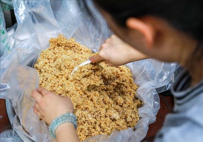 Rượu nếp - thức quà không thể thiếu trong ngày tết Đoan Ngọ.