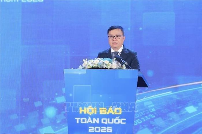 Đồng chí Lê Quốc Minh, Ủy viên Trung ương Đảng, Tổng biên tập Báo Nhân Dân, Phó trưởng Ban Tuyên giáo và Dân vận Trung ương, Chủ tịch Hội Nhà báo Việt Nam phát biểu. Ảnh: Minh Quyết/ TTXVN.
