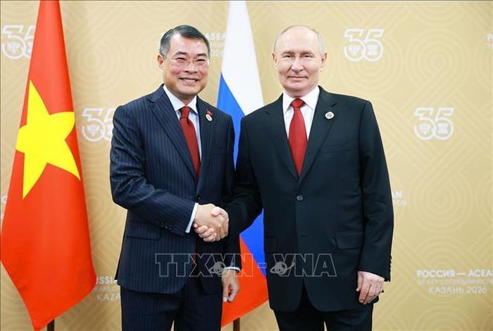 Thủ tướng Lê Minh Hưng hội kiến Tổng thống Nga Vladimir Putin. Ảnh: Dương Giang/TTXVN