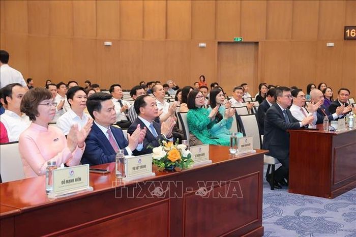 Các đại biểu dự lễ khai trương chuyên trang Chuyên trang thông tin “Chuyển động số”. Ảnh: Minh Quyết/TTXVN