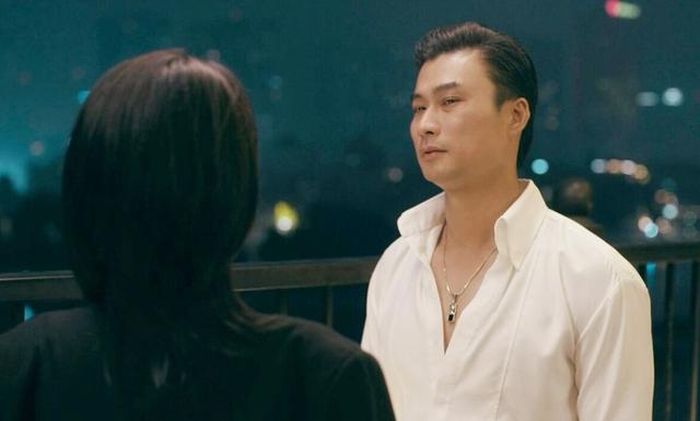 Tạo hình của Duy Hưng trong phim "Lửa trắng" gây xôn xao.
