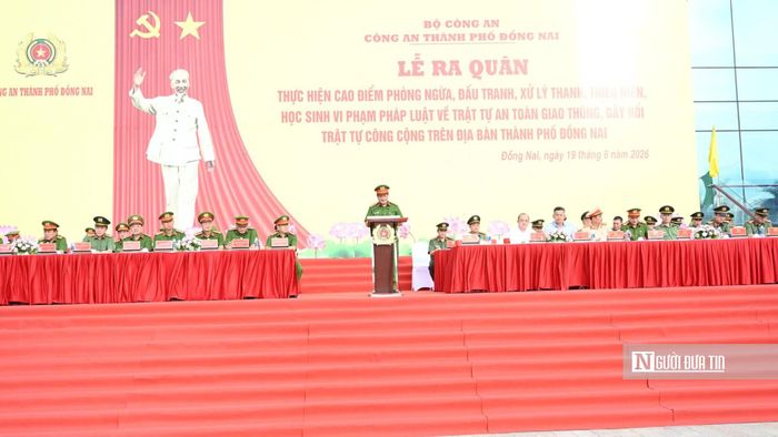 Đại tá Trần Anh Sơn, Phó Giám đốc Công an thành phố Đồng Nai phát biểu tại buổi lễ.