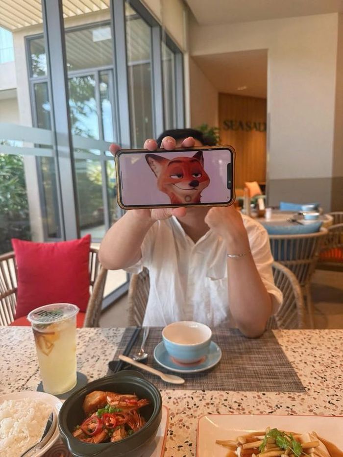 Ý Nhi và Anh Kiệt khoe ảnh hẹn hò tình tứ trên trang cá nhân.