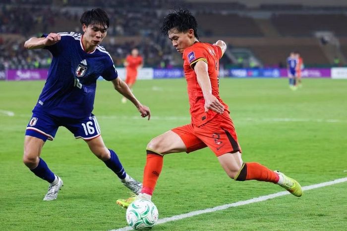 Truyền thông và người hâm mộ bóng đá Trung Quốc nuôi hy vọng có ngày tuyển Trung Quốc vượt qua được tuyển Nhật Bản. Ảnh: Sina.