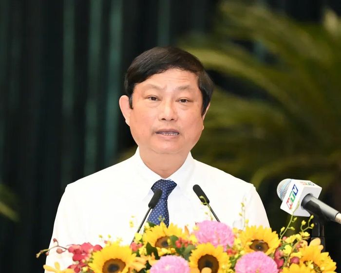 Chủ tịch HĐND TPHCM Võ Văn Minh phát biểu khai mạc kỳ họp. Ảnh: VIỆT DŨNG