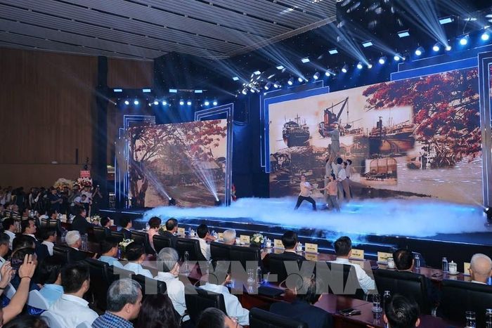 Chương trình nghệ thuật chào mừng khai mạc Hội báo toàn quốc 2026. Ảnh: Minh Quyết - TTXVN