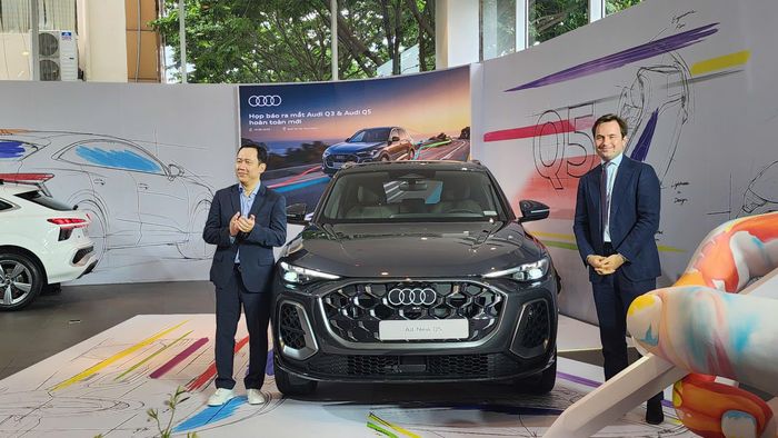 Audi Q5 được trang bị động cơ xăng 4 xi lanh tăng áp, sản sinh công suất 196 mã lực, và mô-men xoắn cực đại 340 Nm (Ảnh: Đỗ Quang).