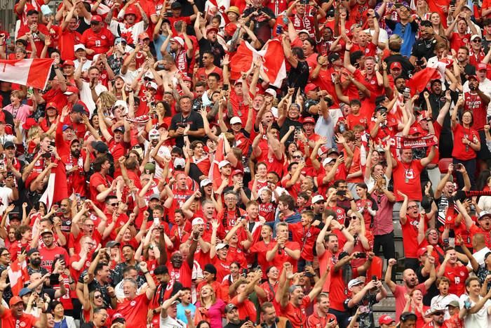 Niềm vui của người hâm mộ Canada. Ảnh: FIFA