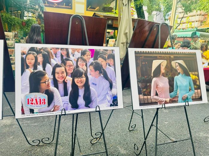 Những khoảnh khắc áo dài trưng bày tại Đường sách TPHCM