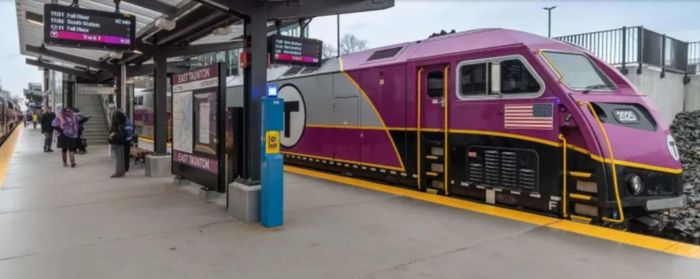 Massachusetts khuyến khích người dân dùng giao thông công cộng thay vì xe cá nhân di chuyển đến sân vận động. Ảnh: Massachusetts.gov
