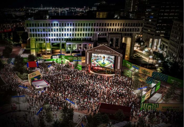 Hoạt động lễ hội dành cho người hâm một tại Boston. Bản quyền hình ảnh thuộc FIFA. 