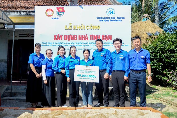 Lễ khởi công xây dựng "Nhà tình bạn" dành tặng gia đình em Trần Thị Bích Loan.