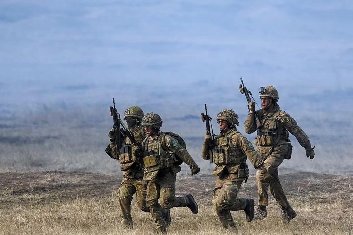 Binh lính NATO tham gia cuộc tập trận “Steadfast Dart 2025” của NATO tại trường bắn Smardan, gần Galati, Romania, ngày 19/2/2025. Ảnh: Reuters