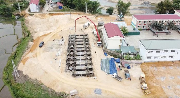 Dự án Trường nội trú liên cấp Tiểu học và THCS Tam Lư, xã Tam Lư khởi công vào tháng 11/2025.