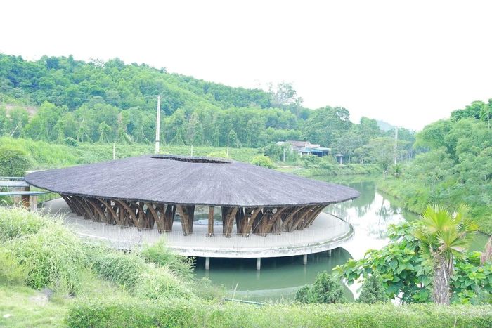 Một hạng mục công trình thuộc Dự án Công viên sinh thái tre luồng Thanh Tam do Công ty CP Mía đường Lam Sơn làm chủ đầu tư đã thực hiện.
