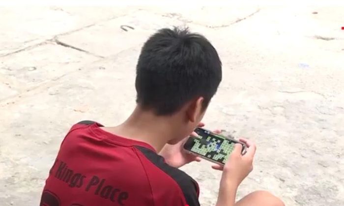 Nhiều trẻ em dành phần lớn thời gian nghỉ hè cho thiết bị điện tử thay vì các hoạt động trải nghiệm thực tế.