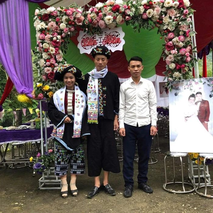Trang phục truyền thống của người Dao đỏ được mặc trong ngày cưới