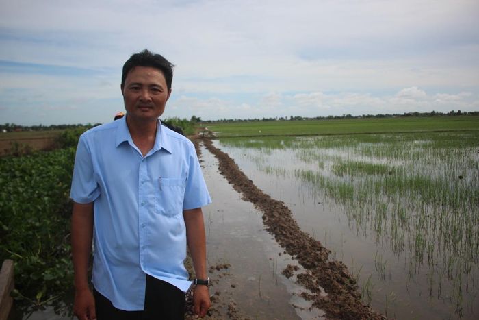Ông Trần Hoàng Hôn: "Sử dụng bảo hộ lao động không chỉ giúp hạn chế nguy cơ ngộ độc thuốc bảo vệ thực vật mà còn giảm thiểu các tai nạn". Ảnh: Chu Khôi