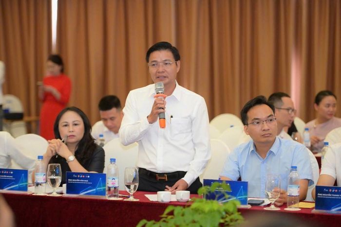 Các doanh nghiệp chia sẻ tại diễn đàn.