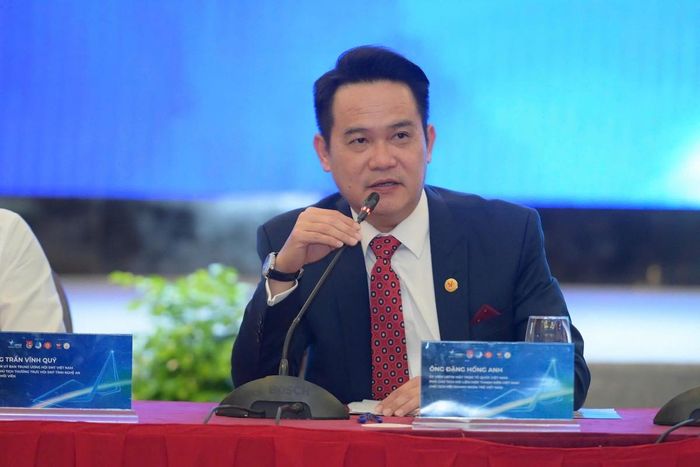 Ông Đặng Hồng Anh, Chủ tịch Hội Doanh nhân trẻ Việt Nam và Chủ tịch VPSF 2026 điều phối phiên thảo luận