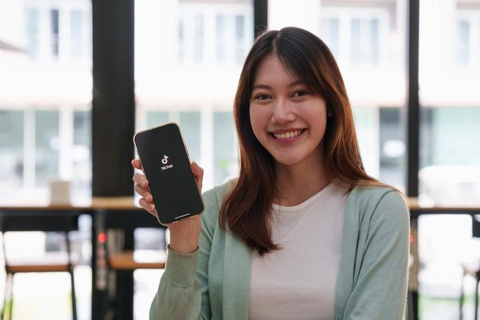 Giới trẻ chuyển sang một tư duy mới mang tên YONO (You Only Need One - Chỉ cần một là đủ).