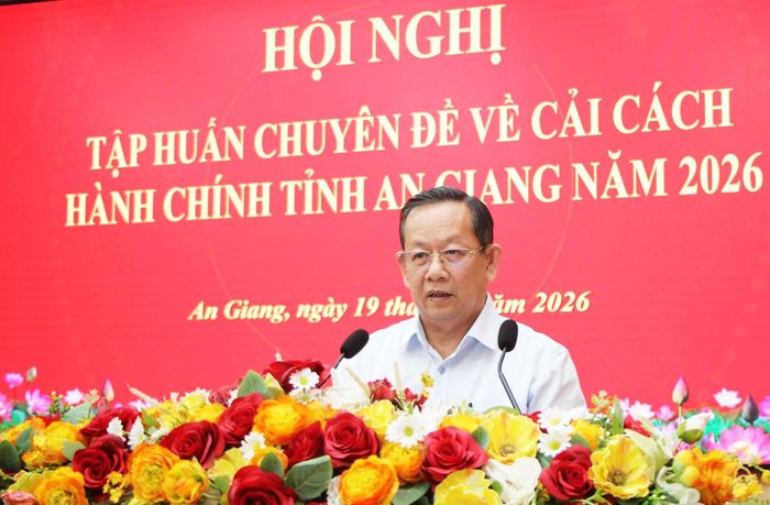Giám đốc Sở Nội vụ An Giang Nguyễn Hoàng Thông phát biểu khai mạc hội nghị.