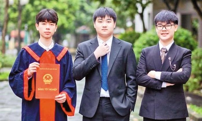  Ba tài năng trẻ Bắc Ninh sẽ tham dự Olympic quốc tế trong tháng 7/2026 (từ trái sang phải: Phùng Quang Hưng, Tạ Ngọc Minh, Thân Đức Chính). 