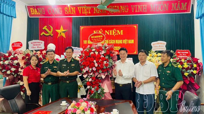 Bộ đội Biên phòng tỉnh chúc mừng Báo và phát thanh, truyền hình Điện Biên.