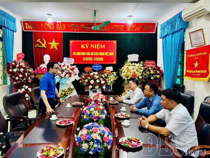 Lãnh đạo Tỉnh đoàn phát biểu chúc mừng Báo và phát thanh, truyền hình Điện Biên.