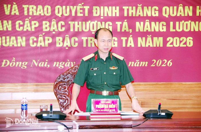 Thiếu tướng Phạm Bá Hiền, Tư lệnh Binh đoàn phát biểu chúc mừng tại hội nghị