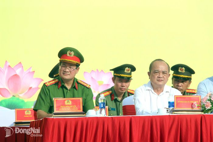 Các đại biểu tham dự buổi lễ ra quân. Ảnh: Trần Danh