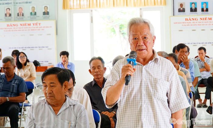 Các đại biểu kiến nghị tại hội nghị.
