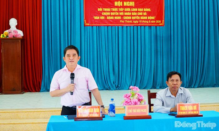 Đồng chí Nguyễn Xuân Nam, Chủ tịch UBND xã phát biểu tại hội nghị.