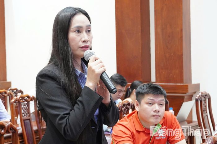 Các doanh nghiệp phát biểu ý kiến tại hội nghị.