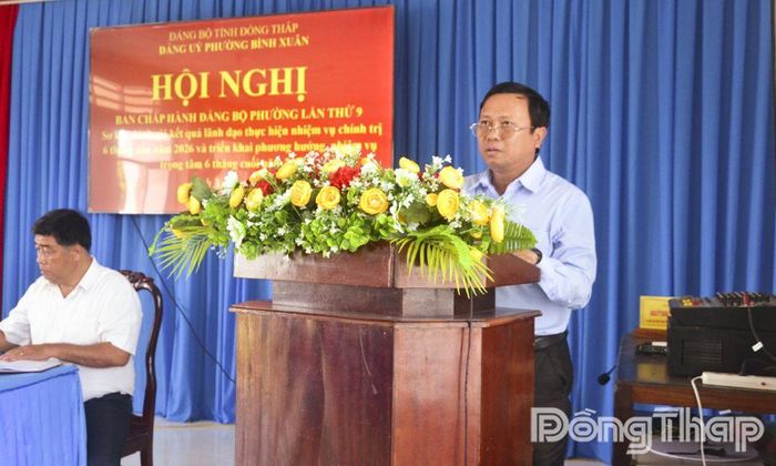 Đồng chí Huỳnh Tuấn Dũng, Bí thư Đảng ủy phường Bình Xuân, phát biểu tại hội nghị.