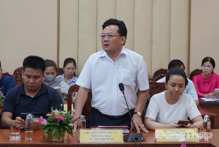 Đại biểu tham gia ý kiến tại hội nghị.