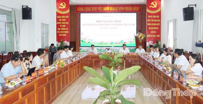 Quang cảnh buổi họp mặt.
