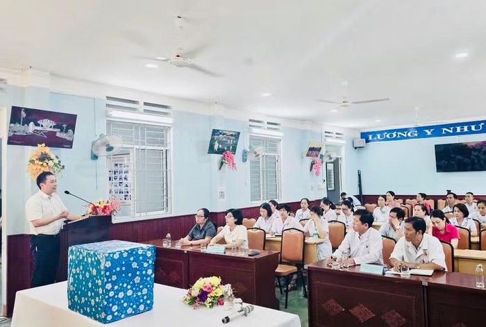 Việc chuyển giao kỹ thuật sẽ góp phần nâng cao chất lượng điều trị trên địa bàn. Ảnh: Như Nguyện